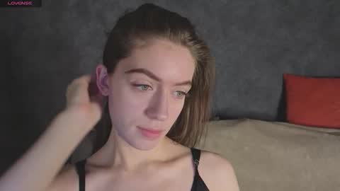 agnes wells online show from 12-22-25, 09:17