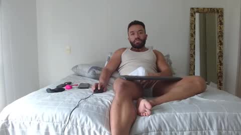 agustinsr online show from 10-28-25, 04:09