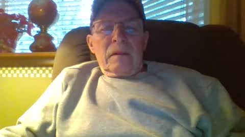 Snapshot of aguynrkfrd chatting on 12-29-24, 04:08 aguynrkfrd online show from 12-29-24, 04:08