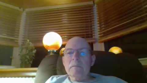 aguynrkfrd online show from 12-23-25, 10:02