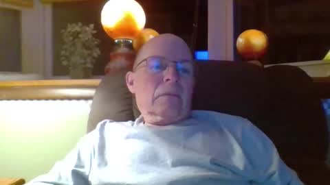 Snapshot of aguynrkfrd chatting on 04-29-26, 09:35 aguynrkfrd online show from 04-29-26, 09:35