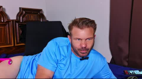 Blue Eyed Handsome Man online show from 06-11-26, 02:00