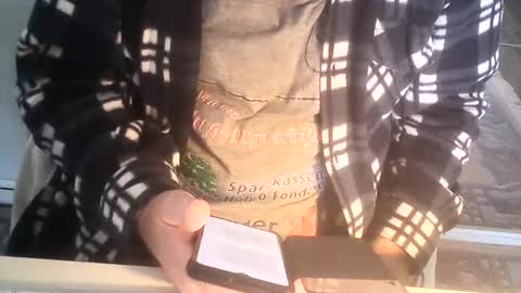 Snapshot of ahmole chatting on 12-29-24, 08:22 Ole online show from 12-29-24, 08:22