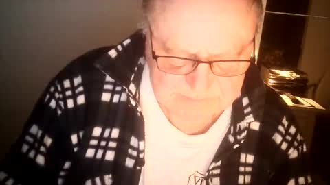 Snapshot of ahmole chatting on 03-10-25, 12:29 Ole online show from 03-10-25, 12:29