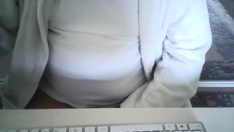 Snapshot of ahmole chatting on 11-19-25, 10:59 Ole online show from 11-19-25, 10:59