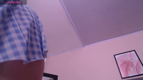 Snapshot of ahri_roux chatting on 02-26-26, 03:22 ahry online show from 02-26-26, 03:22