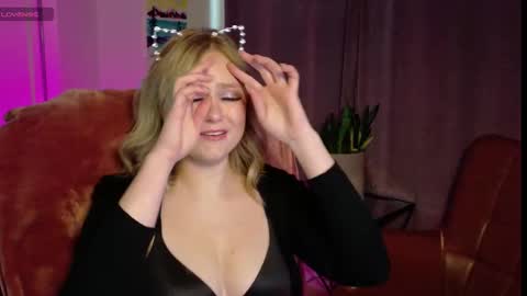 Snapshot of ahriafterdark chatting on 02-10-26, 08:02 Ahri online show from 02-10-26, 08:02