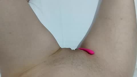 Snapshot of ahsexi chatting on 03-05-26, 12:06 Taylor online show from 03-05-26, 12:06