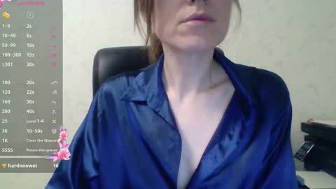 Snapshot of ahtena chatting on 11-20-25, 04:51 Ahtena online show from 11-20-25, 04:51