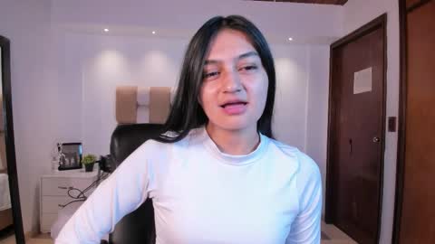 Snapshot of aidajoness chatting on 10-10-25, 01:10 aidajoness online show from 10-10-25, 01:10