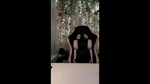 Aiden online show from 02-03-26, 09:42