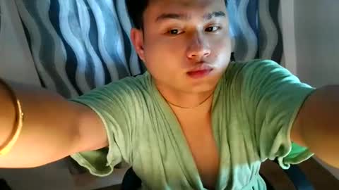 Snapshot of aidenalaric398 chatting on 04-08-26, 08:14 aidenalaric398 online show from 04-08-26, 08:14