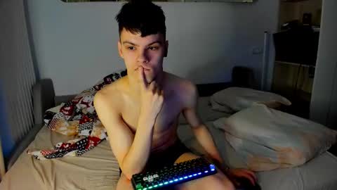 Snapshot of aidensensual chatting on 03-05-26, 04:08 Aiden Sensual online show from 03-05-26, 04:08