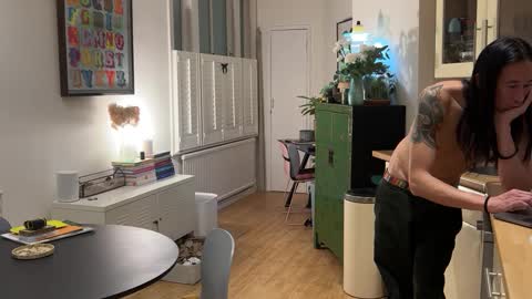 Snapshot of aidjw1 chatting on 01-09-25, 06:36 Spicyla online show from 01-09-25, 06:36