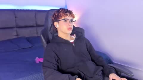 Aiden  online show from 10-15-25, 11:43