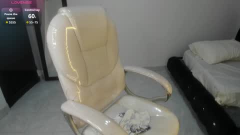 Ailyn online show from 11-09-25, 09:51