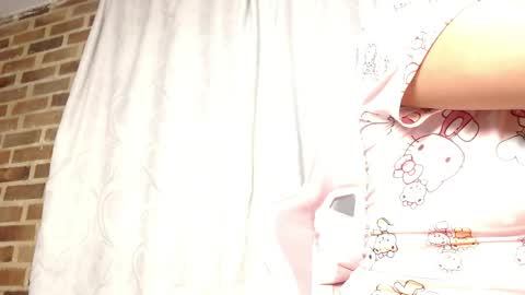 Snapshot of aiilynn_1 chatting on 05-19-26, 01:56 Ailyn online show from 05-19-26, 01:56