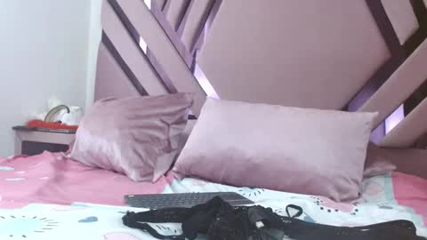 Snapshot of aiilynsmiith chatting on 01-11-26, 06:46 aiilynsmiith online show from 01-11-26, 06:46