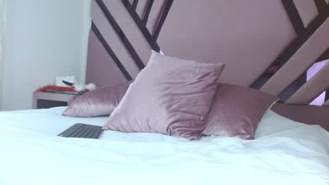 Snapshot of aiilynsmiith chatting on 01-17-26, 01:10 aiilynsmiith online show from 01-17-26, 01:10