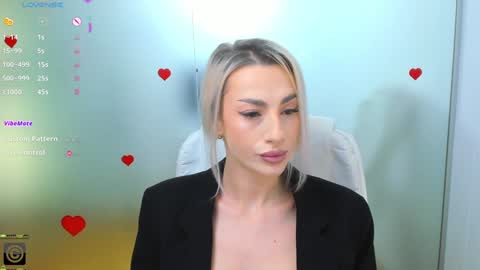 Allie  online show from 11-25-25, 08:36