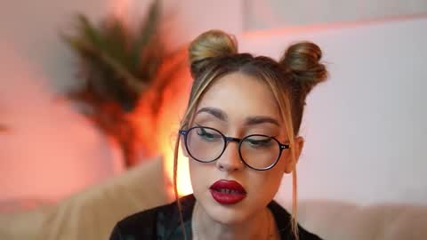  Aileen  online show from 10-26-25, 07:53