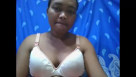 Snapshot of aimealdy chatting on 10-15-25, 03:28 aimealdy online show from 10-15-25, 03:28