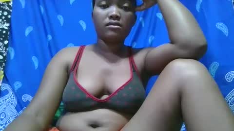 Snapshot of aimealdy chatting on 10-25-25, 04:09 aimealdy online show from 10-25-25, 04:09