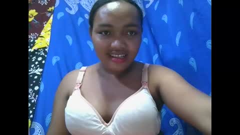 Snapshot of aimealdy chatting on 11-17-25, 05:13 aimealdy online show from 11-17-25, 05:13