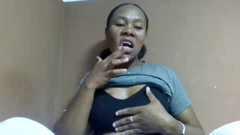 Snapshot of aimee982179 chatting on 08-02-26, 02:32 aimee982179 online show from 08-02-26, 02:32