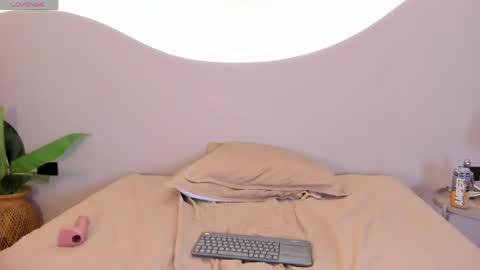 Ainaah  online show from 05-31-26, 06:09