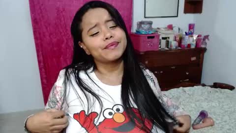 Snapshot of ainara__stone chatting on 12-31-24, 05:44 AINARA LIZ online show from 12-31-24, 05:44