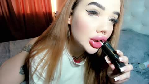 Snapshot of aira_vi chatting on 02-05-25, 03:02 Aira online show from 02-05-25, 03:02