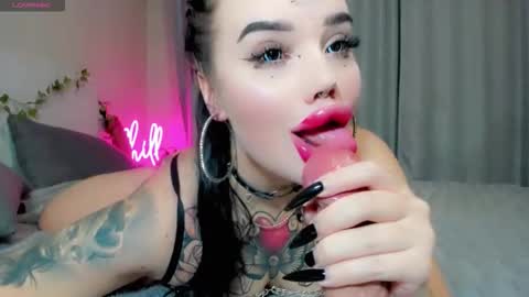 Snapshot of aira_vi chatting on 11-01-25, 03:08 Aira online show from 11-01-25, 03:08