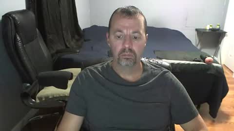 Daddy online show from 12-17-25, 12:38