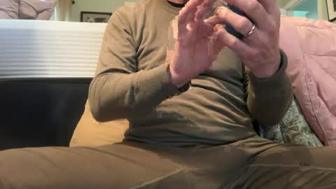 Snapshot of airier chatting on 04-30-26, 01:17 airier online show from 04-30-26, 01:17