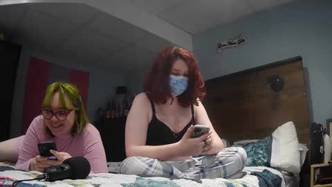 The Moxs whore online show from 04-19-26, 06:02