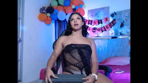 Snapshot of aisha299 chatting on 10-17-25, 04:15 aisha299 online show from 10-17-25, 04:15