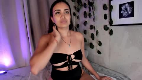 Aisha online show from 02-25-25, 01:09