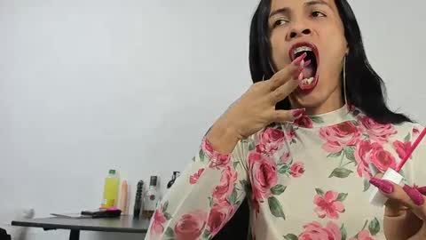 Aisha online show from 09-25-25, 02:59