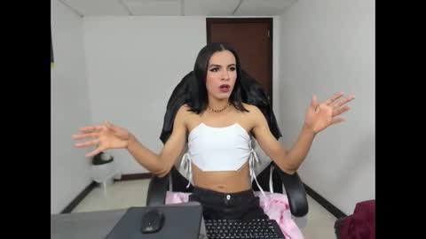 Snapshot of aisha_hotts777 chatting on 02-11-26, 04:28 Aisha online show from 02-11-26, 04:28