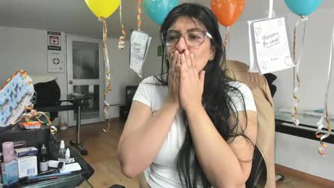 Snapshot of aisha_latina chatting on 06-04-26, 02:23 Katie online show from 06-04-26, 02:23