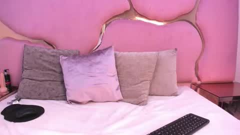 Snapshot of aisha_leenss chatting on 02-05-26, 02:11 Aisha online show from 02-05-26, 02:11