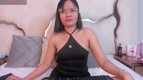 Snapshot of aisha_leenss chatting on 02-24-26, 02:59 Aisha online show from 02-24-26, 02:59