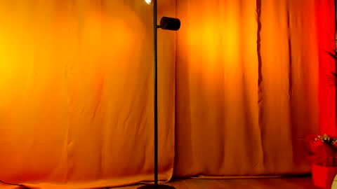 Lora online show from 03-07-25, 11:27