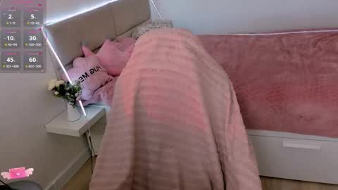 Aisha online show from 09-19-25, 07:10