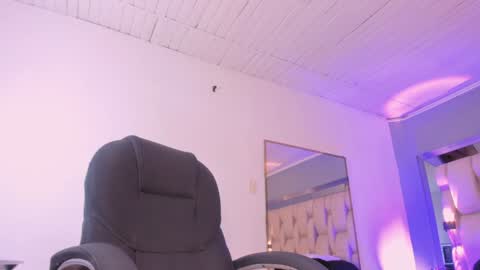Snapshot of aishakassandra chatting on 01-25-25, 02:25 KASSANDRA online show from 01-25-25, 02:25