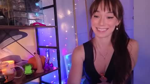 Aisha Lee online show from 10-11-25, 07:29