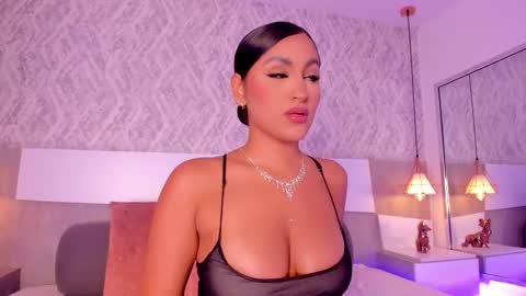 Aisha online show from 10-28-25, 09:17