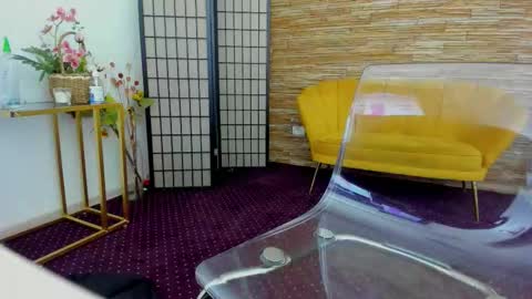 Aisha online show from 11-12-25, 11:54