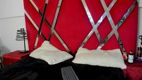 aishaxht online show from 04-21-26, 01:42